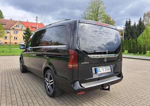 Mercedes-Benz Klasa V cena 159000 przebieg: 197000, rok produkcji 2017 z Zgorzelec małe 631